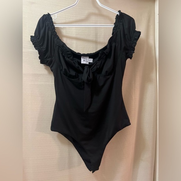 ⚪️ princess Polly XX black off the shoulder sleeve body suit size 8 - Picture 1 of 6